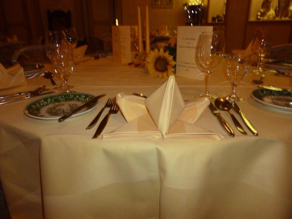 Achathotel Zum Schwan อิดาร์-โอเบอร์ชไตน์ ภายนอก รูปภาพ